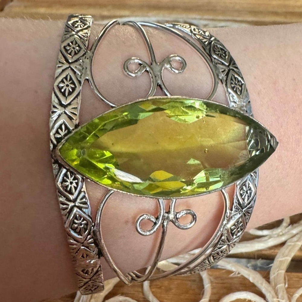 NWOT| 925 sp| Peridot‎ Bangle Bracelet| Adjustable
